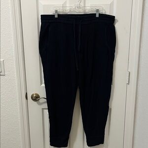 Vince Men's Navy Jogger  Pants